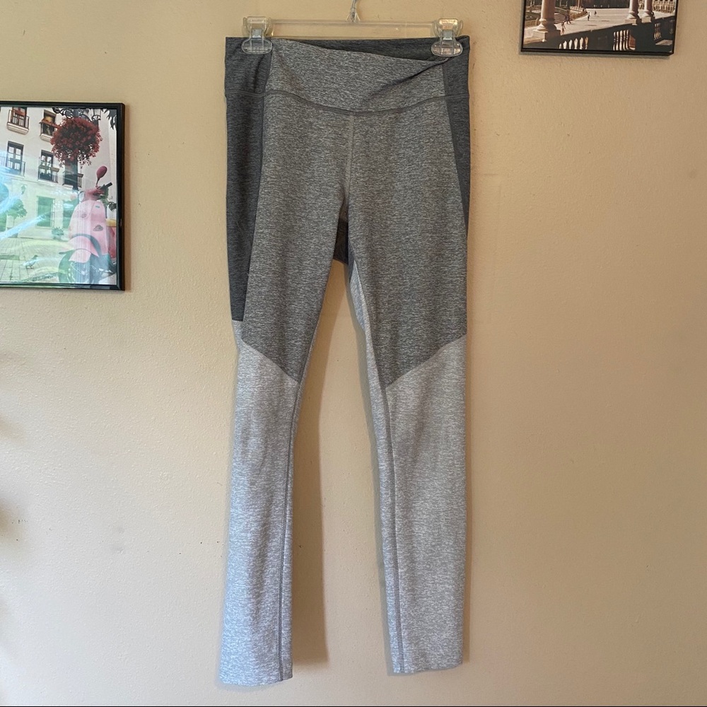 Outdoor Voices tri-tone 7/8 springs leggings